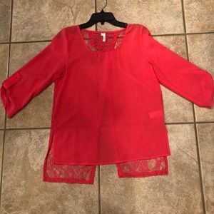 ♦️ 5 for $25! ♦️ Coral Lace Back Slit Top